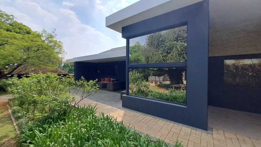 5 Bedroom Property for Sale in Langenhovenpark Free State